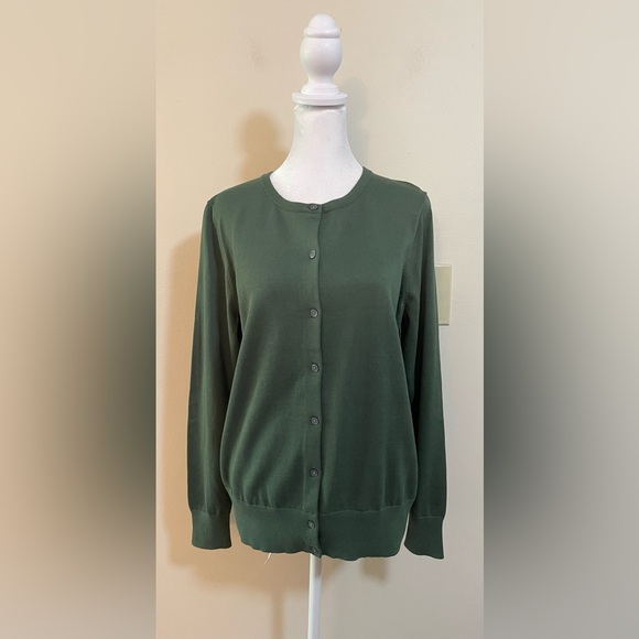 Lands’End Women’s Sweater Cardigan Button Down Size Medium. NWOT - Picture 3 of 17